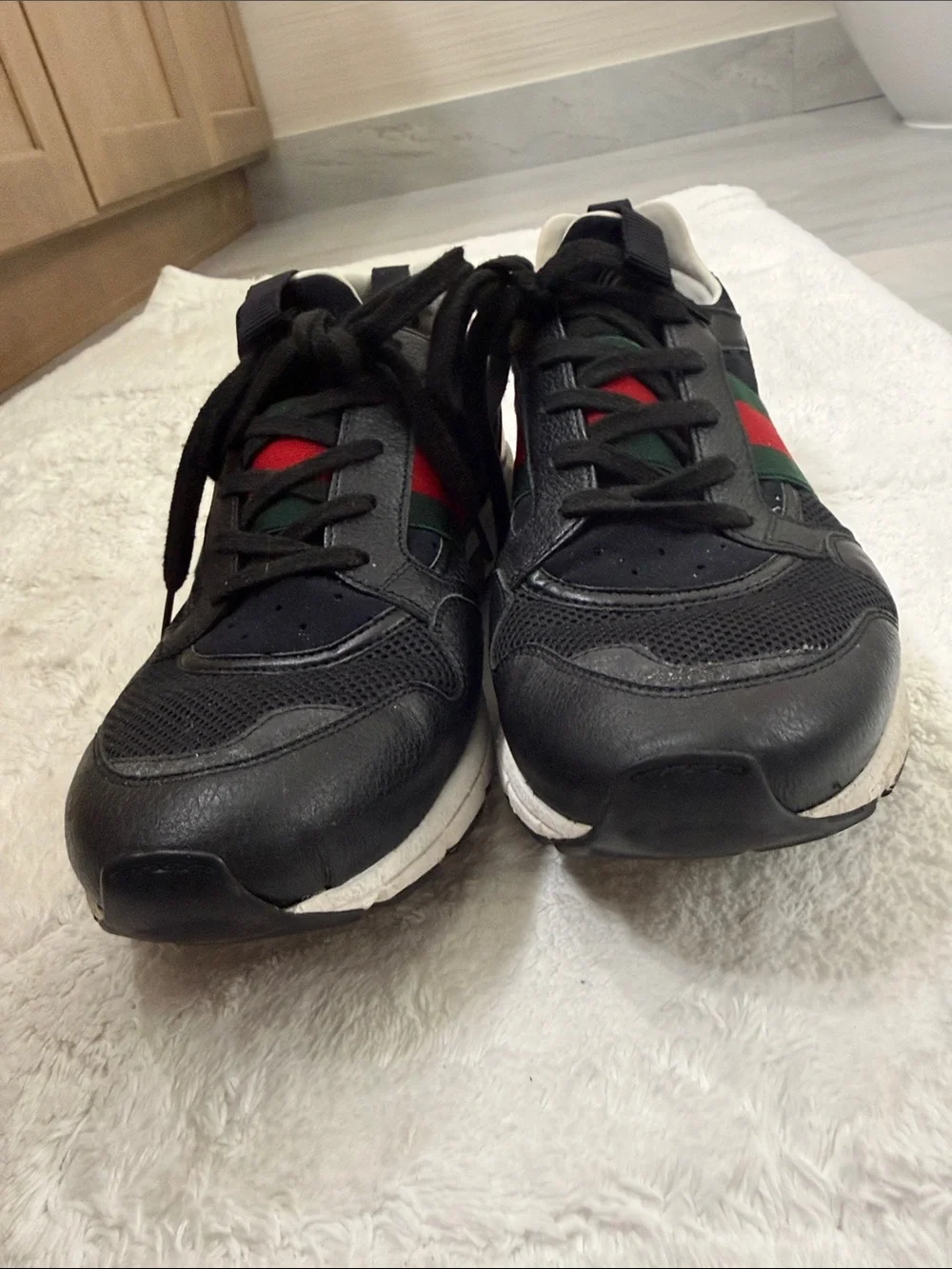 Gucci Black Men's Sneakers with Red & Green Stripe